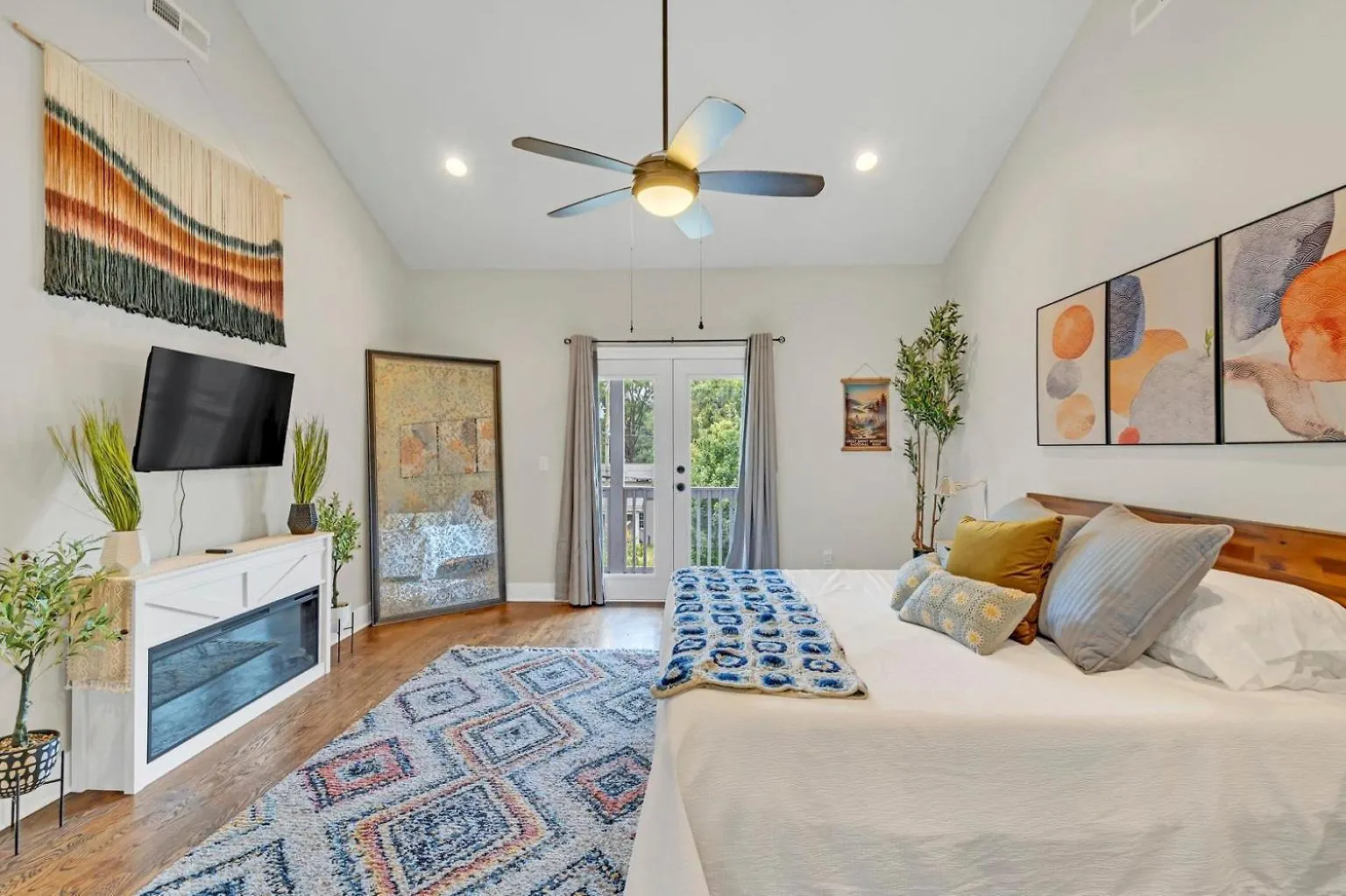 Cma Fest The Bluebelle E Nash Songwriter Stay 3 Bed 3 Bath Hot Tub Fenced Yard 30 Or More Days By Skyrun Nashville 0*,  United States