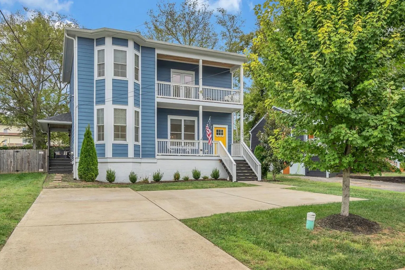 Holiday home Cma Fest The Bluebelle E Nash Songwriter Stay 3 Bed 3 Bath Hot Tub Fenced Yard 30 Or More Days By Skyrun Nashville United States
