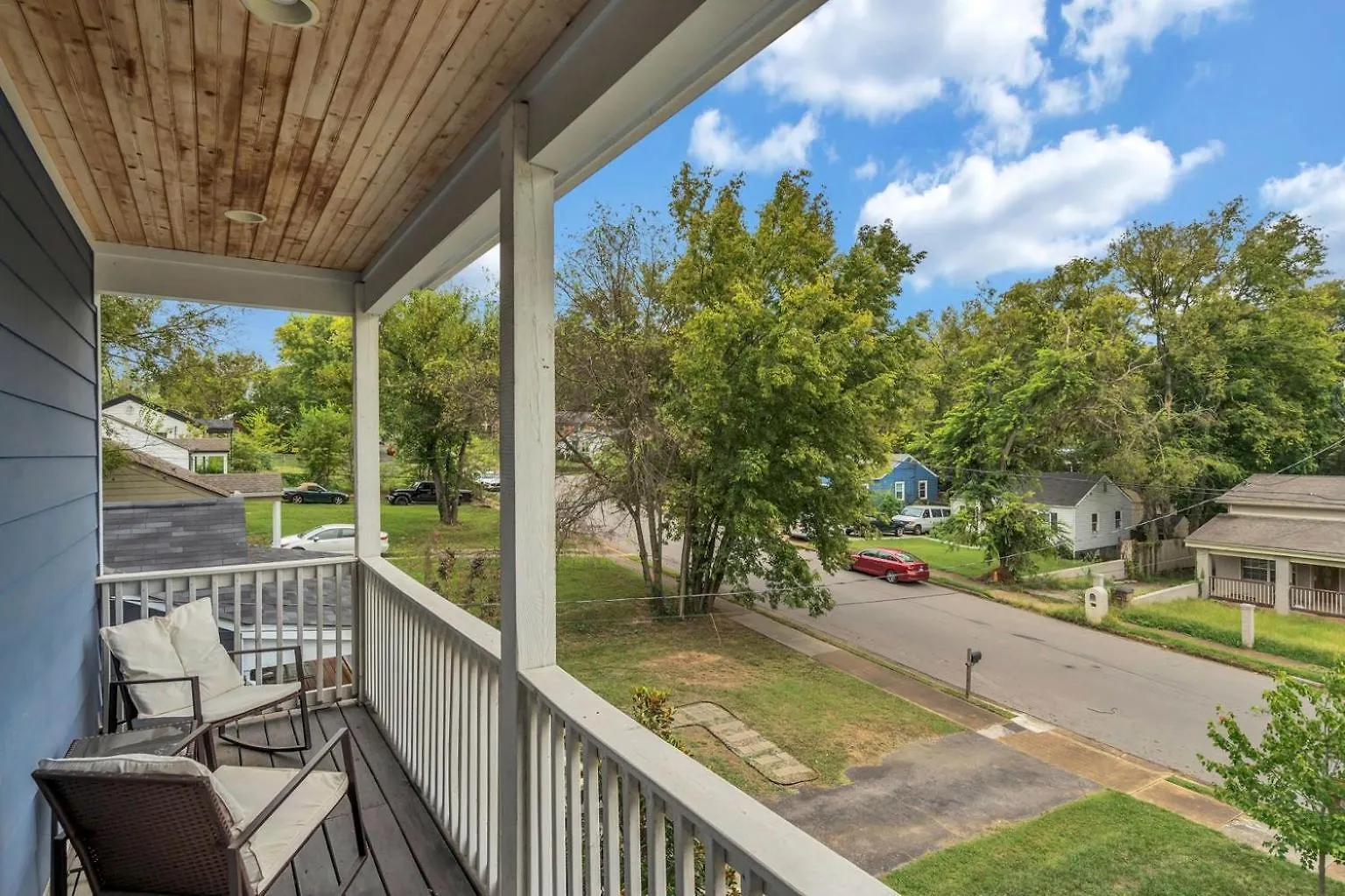 Holiday home Cma Fest The Bluebelle E Nash Songwriter Stay 3 Bed 3 Bath Hot Tub Fenced Yard 30 Or More Days By Skyrun Nashville United States